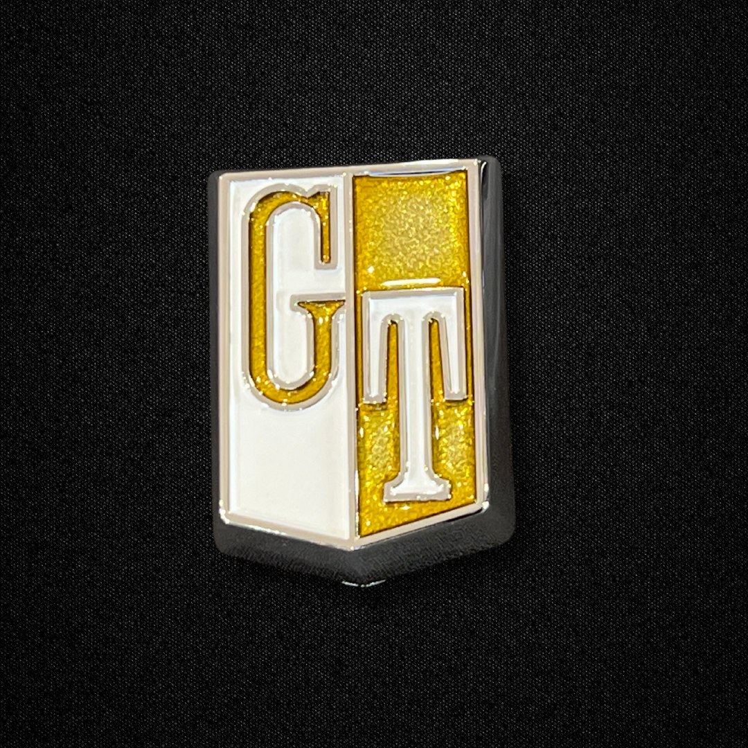 ハコスカ GT-X 4Dr フェンダーエンブレム (ゴールド) - M ハコスカ GT-X 4Dr フェンダーエンブレム (ゴールド) - M