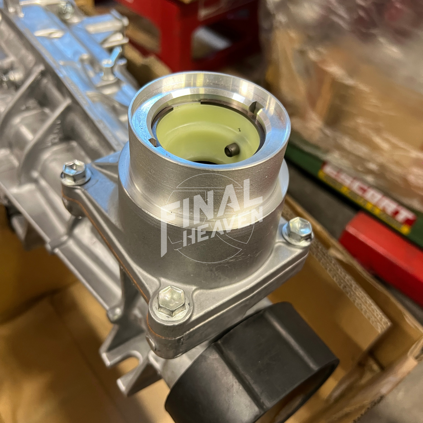 This is an ESCORT Drag Racing Service modified NISMO 6 speed cross manual transmission kit made to adapt to L28 powered Nissan Hakosuka KGC10 and Datsun 240Z 260Z or 280Z.