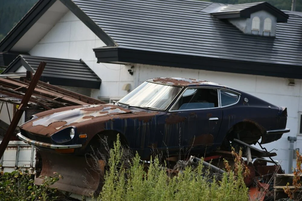 junkyard 240z for restore base project